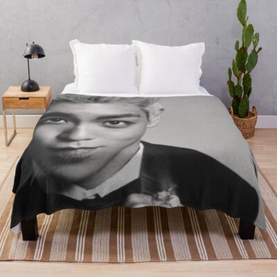 Bigbang Top Gentle Throw Blanket