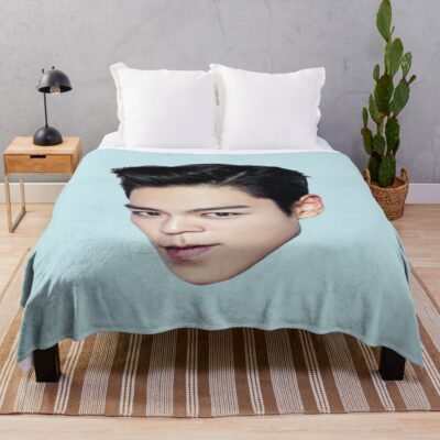 Bigbang Top Handsome Throw Blanket