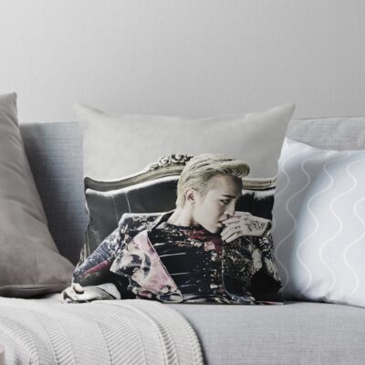 Bigbang G Dragon 001 Throw Pillow