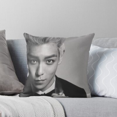 Bigbang Top Gentle Throw Pillow