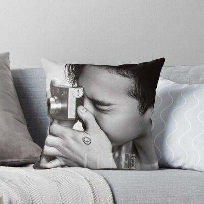 Bigbang G Dragon Throw Pillow
