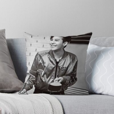 Bigbang G Dragon Bright Throw Pillow
